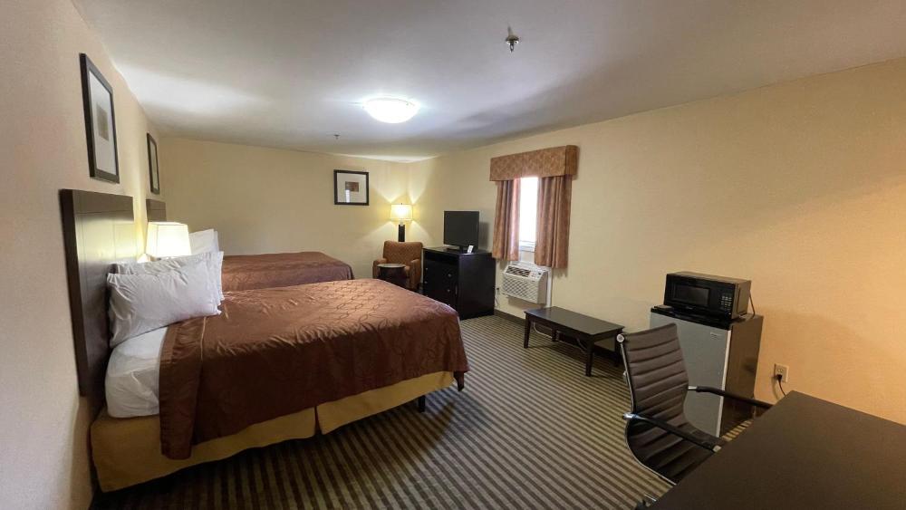 Deluxe Queen Room with Two Queen Beds interior